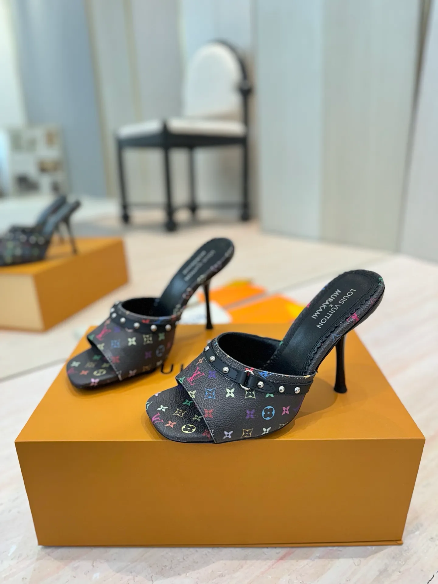 👟👟Ex-factory price 600👟👟 (top version) louis vuitton LV Louis Vuitton 25/Spring and Summer The latest Mary Jane shoes are simple and exquisite, full of high-end, showing elegance~ They look great on the feet and are full of summer shoes💯Awesome ✅Upper: 3D printed cowhide ✅Inner lining: Sheepskin lining, ✅Outsole: Genuine leather outsole imported from Italy ✅Size: 35-41 (40 to 41 customized, non-returnable) ✅Packaging: full set of packaging